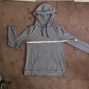 Striped long sleeves and hooded shirt